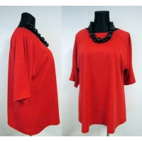 Elegancka bluzka zdobiona kwiatową koronką - czerwona